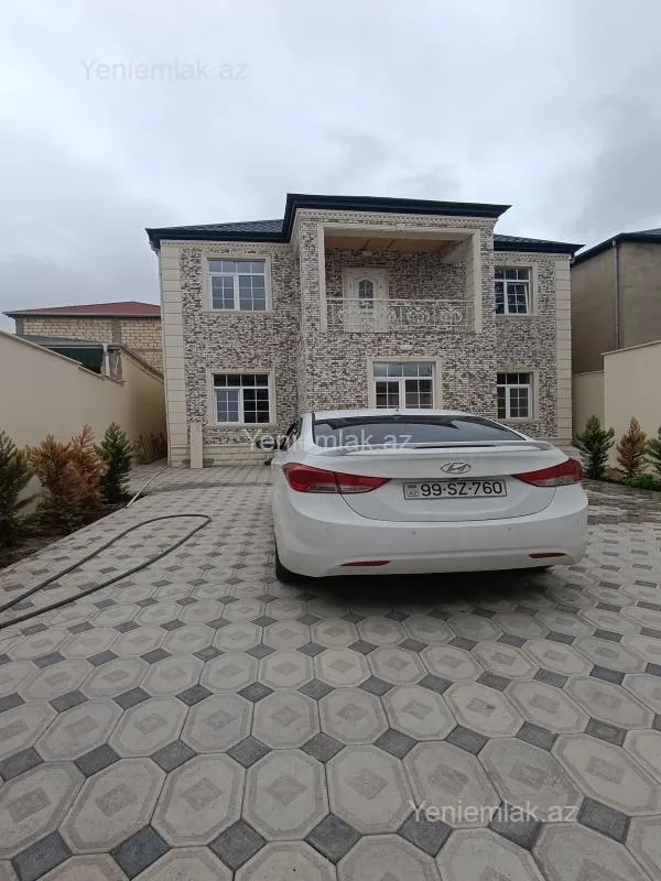 Satılır 6 otaqlı həyət evi 280 m²