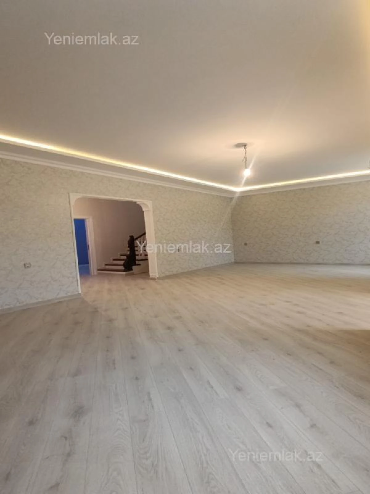 Satılır 6 otaqlı həyət evi 280 m²