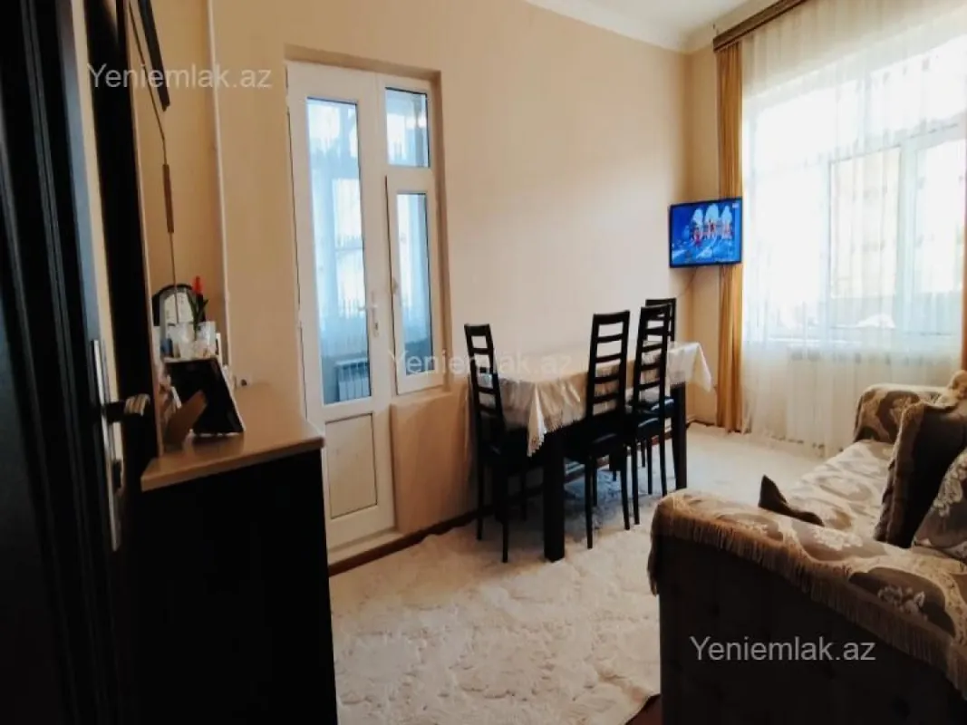 Satılır 3 otaqlı köhnə tikili 60 m²