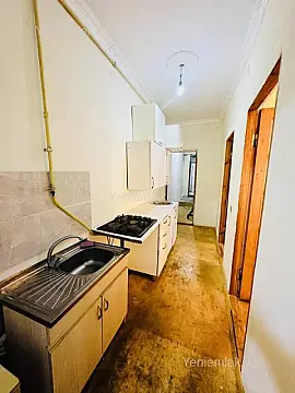 Satılır 2 otaqlı köhnə tikili 30 m²