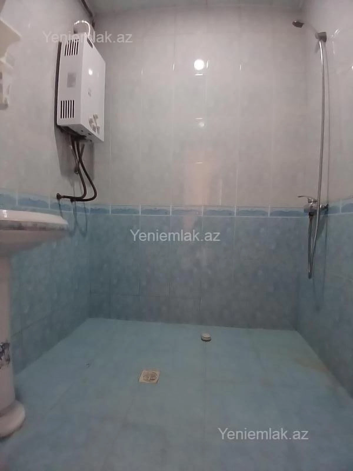 Satılır 3 otaqlı köhnə tikili 80 m²