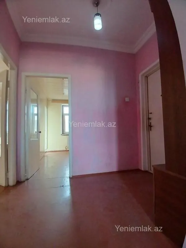 Satılır 3 otaqlı köhnə tikili 80 m²