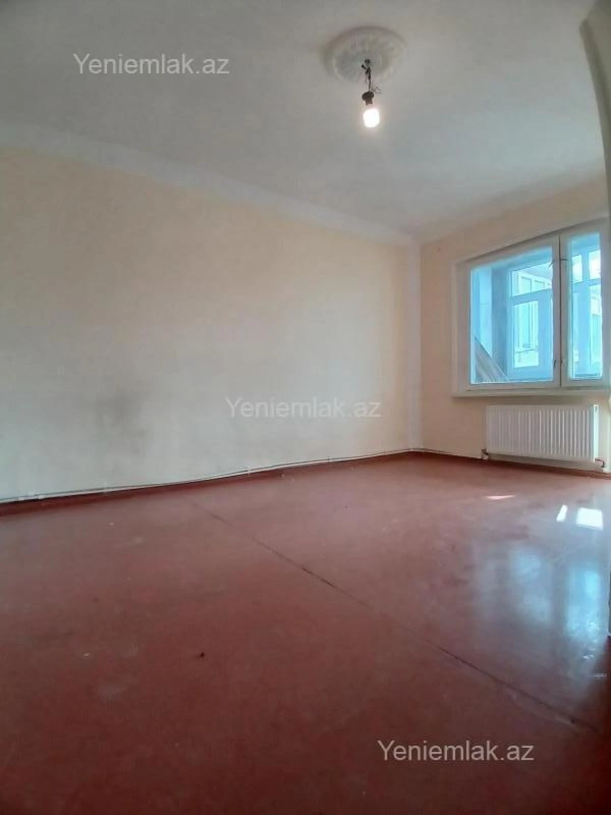 Satılır 3 otaqlı köhnə tikili 80 m²