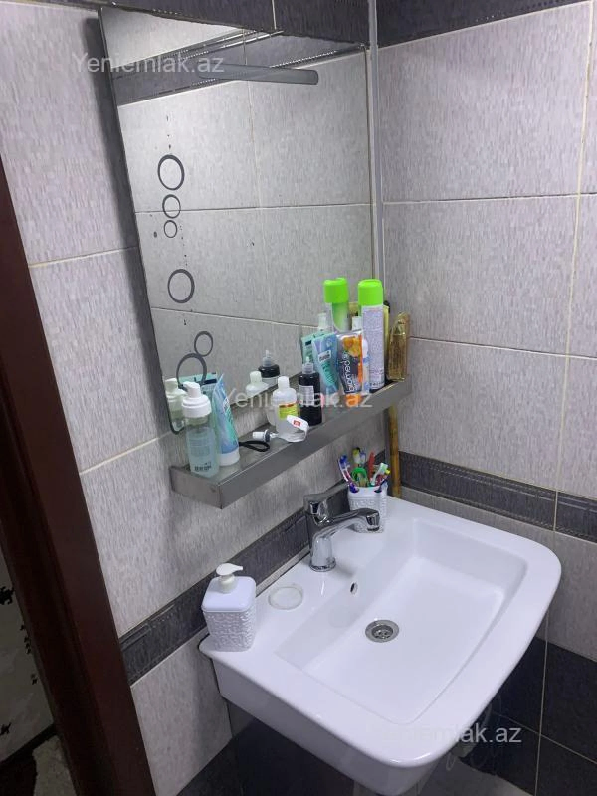 Satılır 5 otaqlı köhnə tikili 120 m²