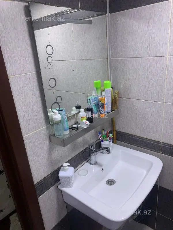 Satılır 5 otaqlı köhnə tikili 120 m²