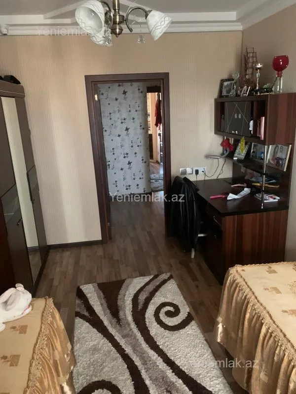 Satılır 5 otaqlı köhnə tikili 120 m²
