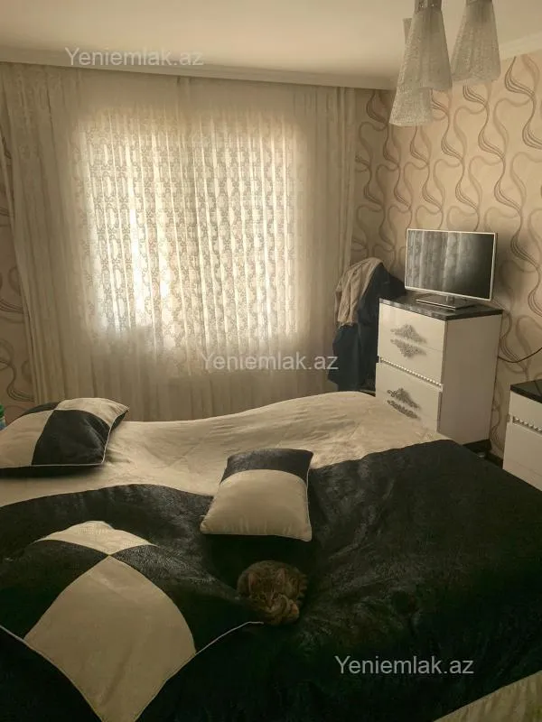 Satılır 5 otaqlı köhnə tikili 120 m²