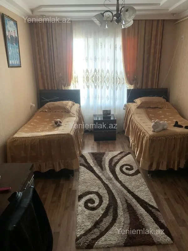 Satılır 5 otaqlı köhnə tikili 120 m²