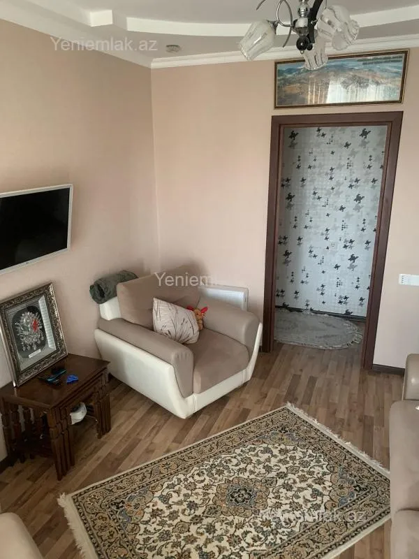 Satılır 5 otaqlı köhnə tikili 120 m²