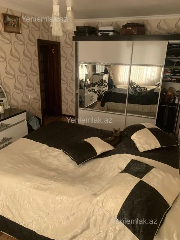 Satılır 5 otaqlı köhnə tikili 120 m²