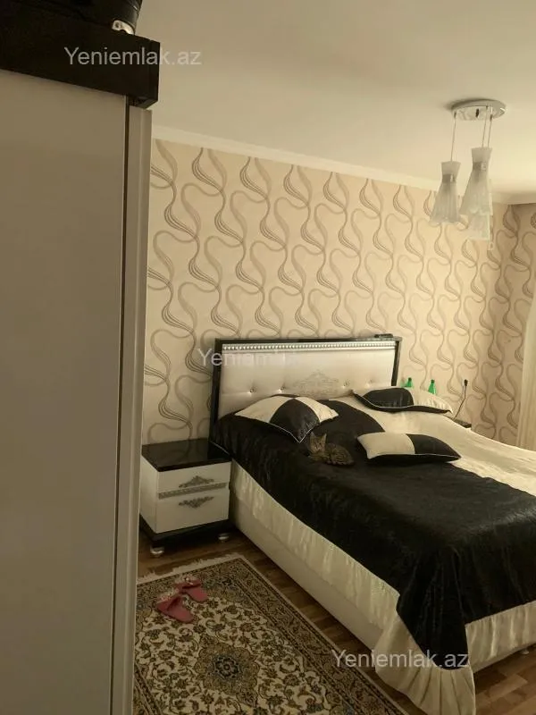 Satılır 5 otaqlı köhnə tikili 120 m²