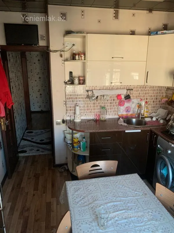 Satılır 5 otaqlı köhnə tikili 120 m²