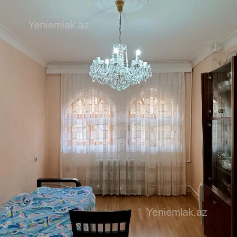 Satılır 5 otaqlı köhnə tikili 118 m²