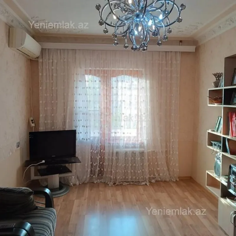Satılır 5 otaqlı köhnə tikili 118 m²