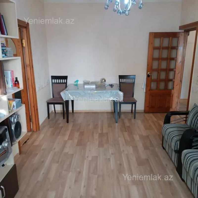 Satılır 5 otaqlı köhnə tikili 118 m²