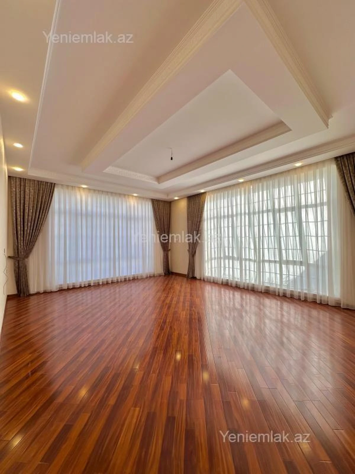 Satılır 6 otaqlı həyət evi 330 m²