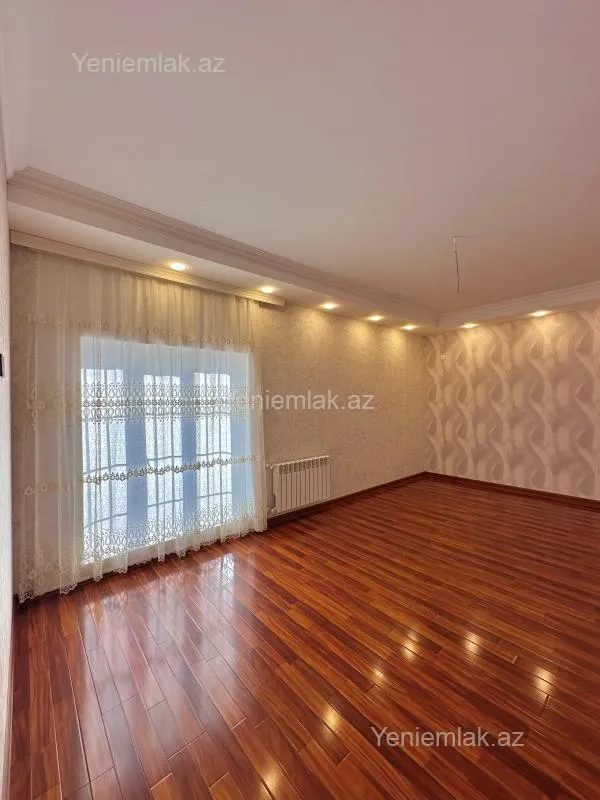 Satılır 6 otaqlı həyət evi 330 m²