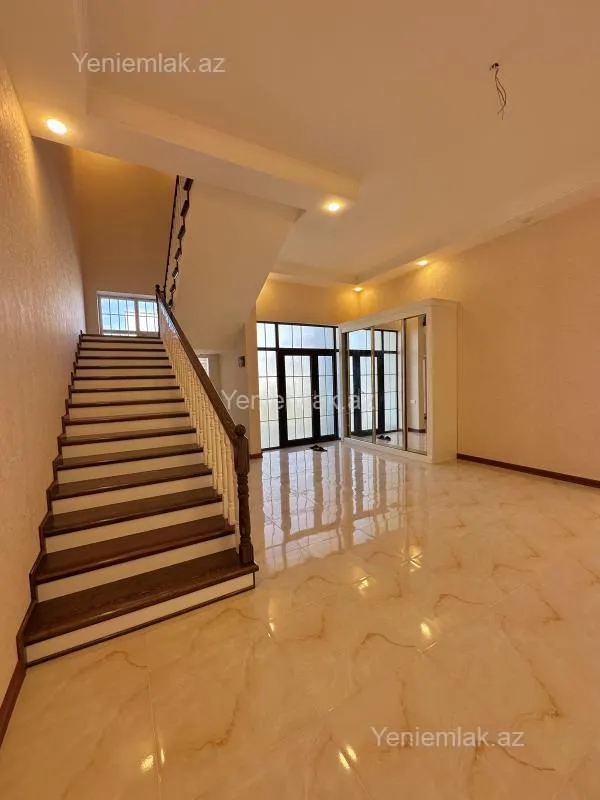 Satılır 6 otaqlı həyət evi 330 m²