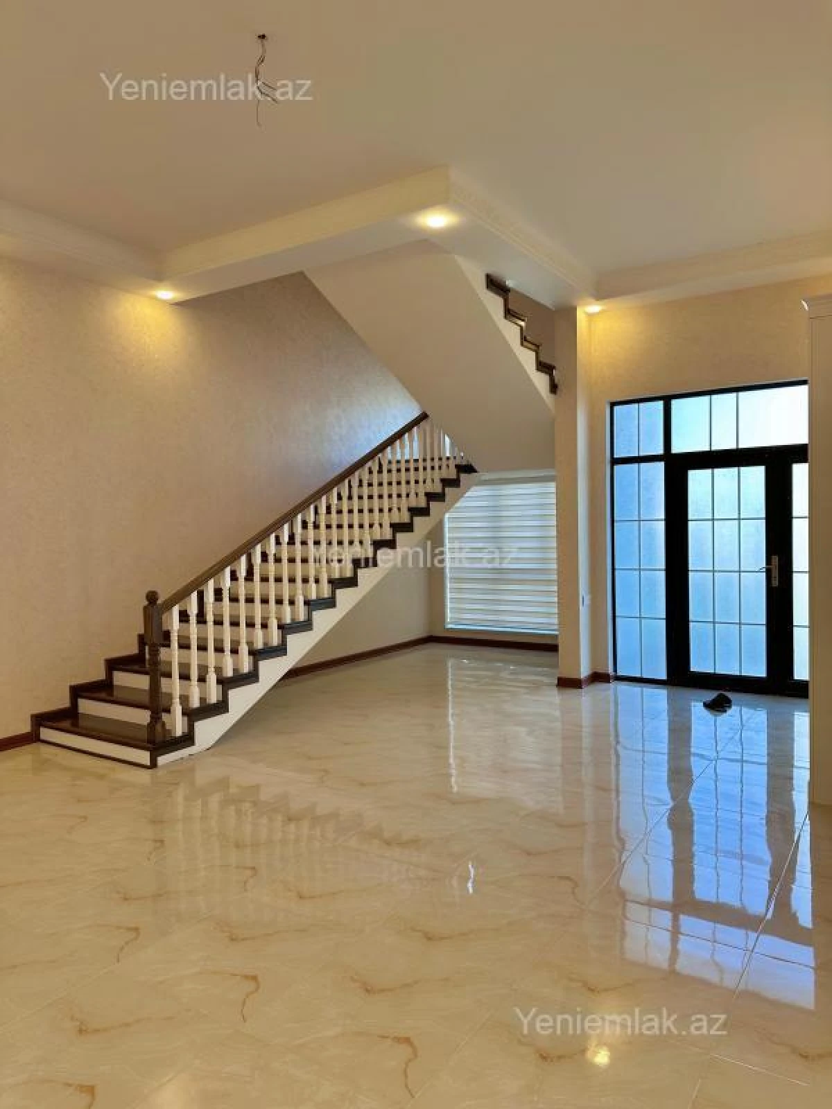 Satılır 6 otaqlı həyət evi 330 m²