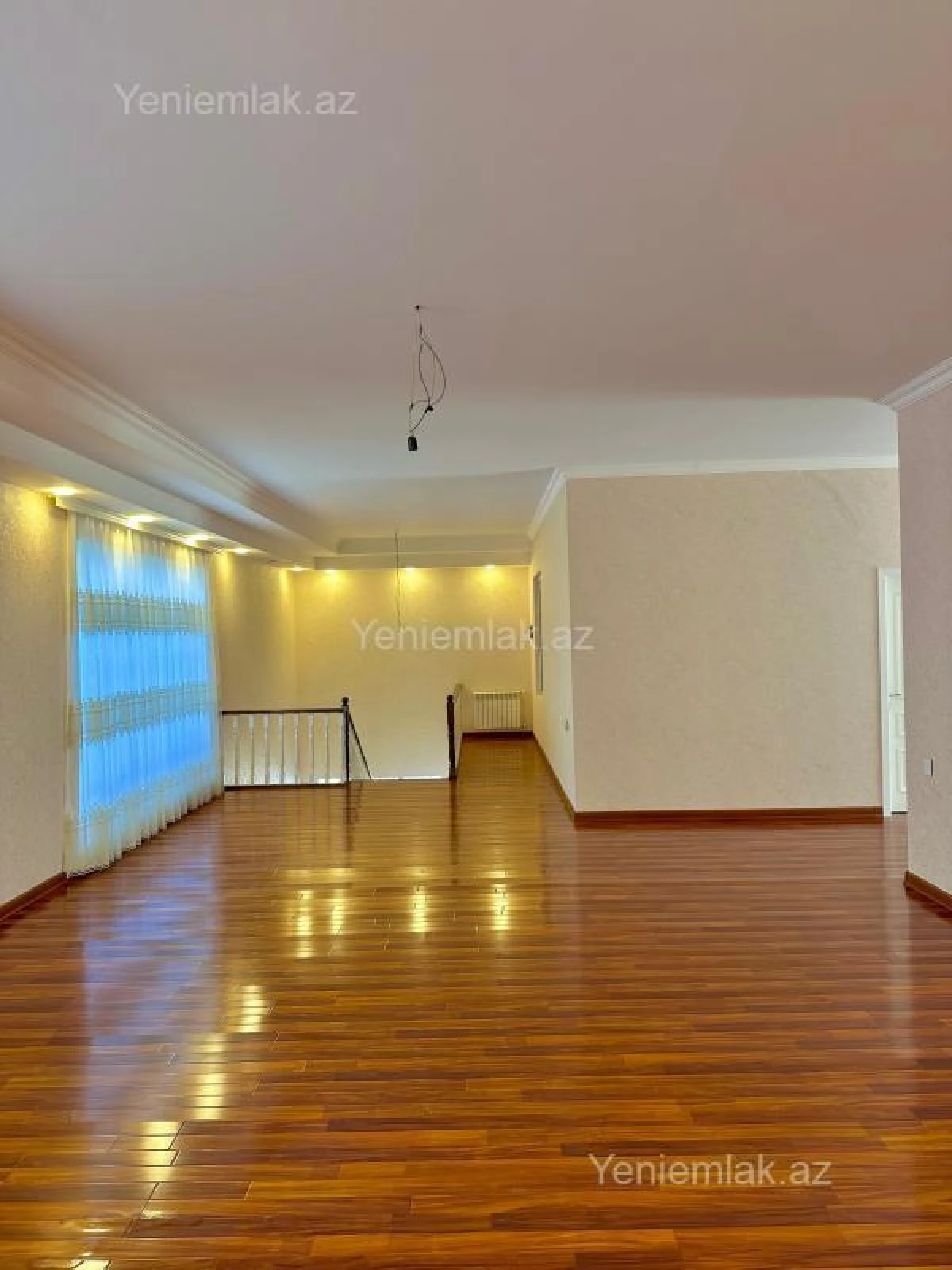 Satılır 6 otaqlı həyət evi 330 m²