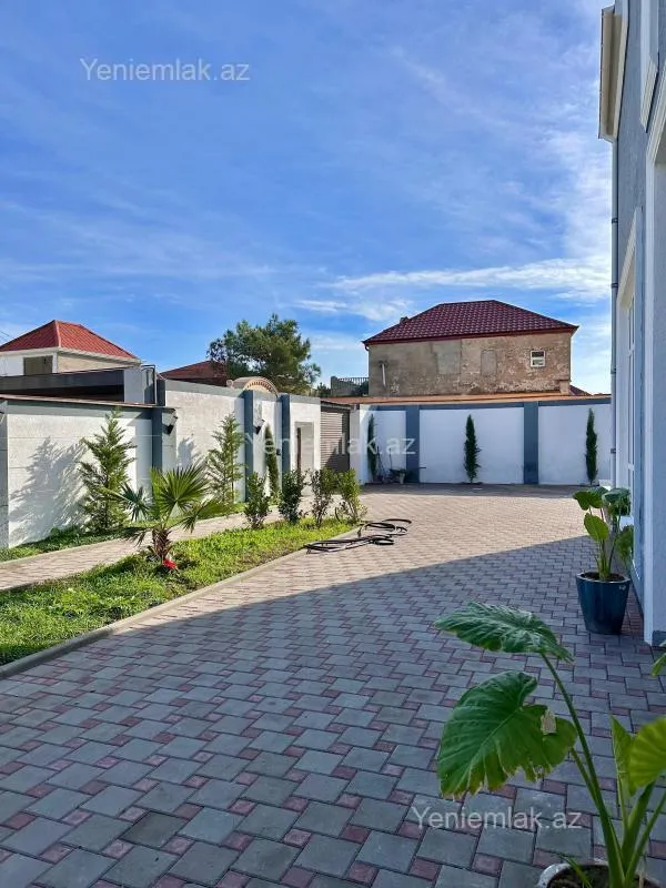 Satılır 6 otaqlı həyət evi 330 m²