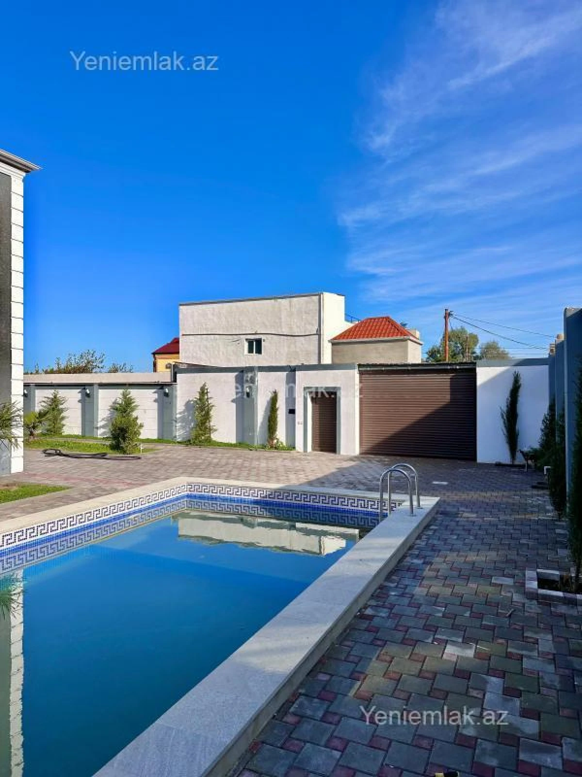 Satılır 6 otaqlı həyət evi 330 m²