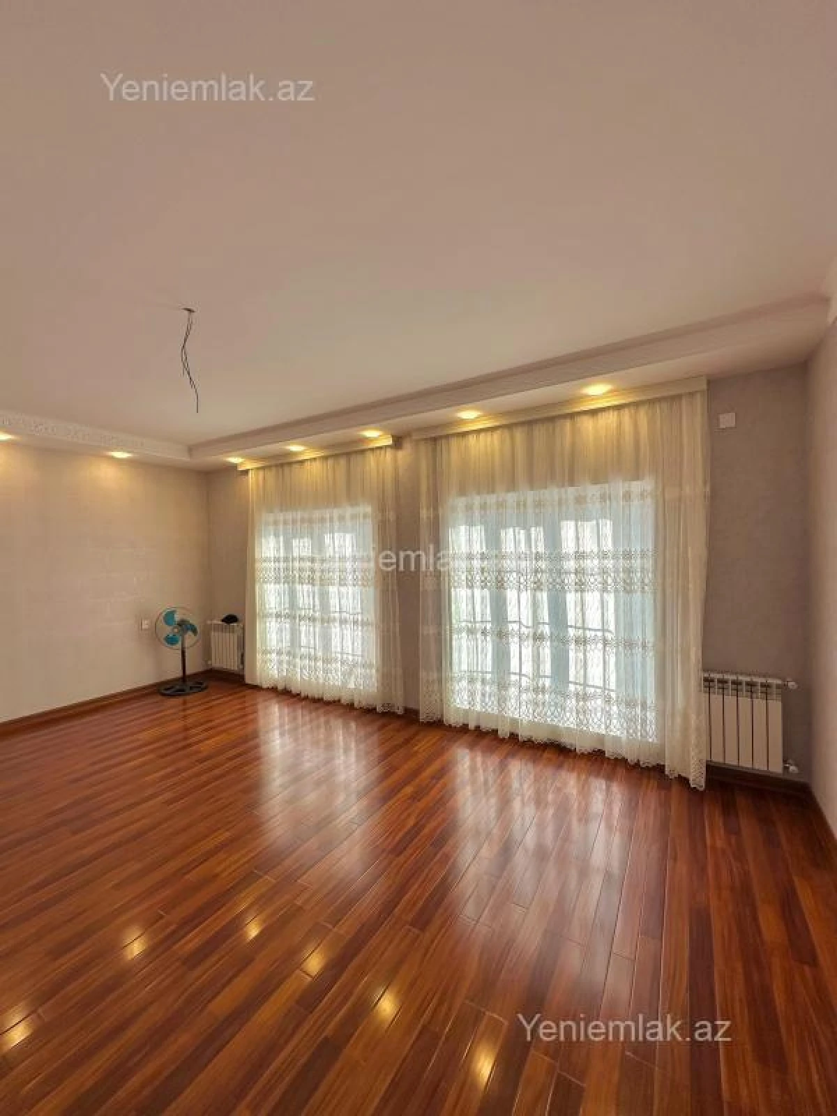 Satılır 6 otaqlı həyət evi 330 m²
