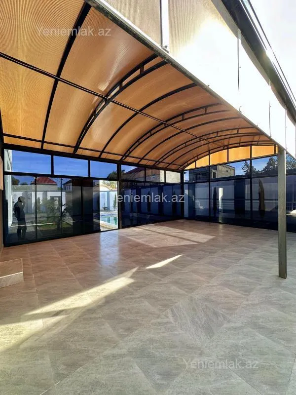 Satılır 6 otaqlı həyət evi 330 m²