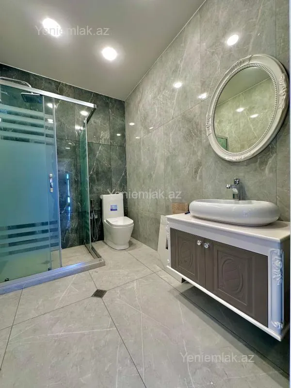 Satılır 6 otaqlı həyət evi 330 m²