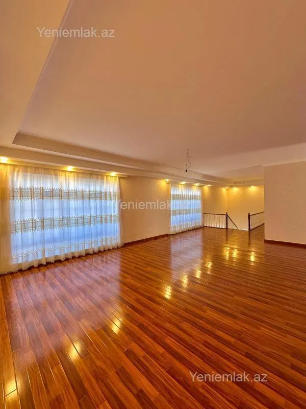 Satılır 6 otaqlı həyət evi 330 m²