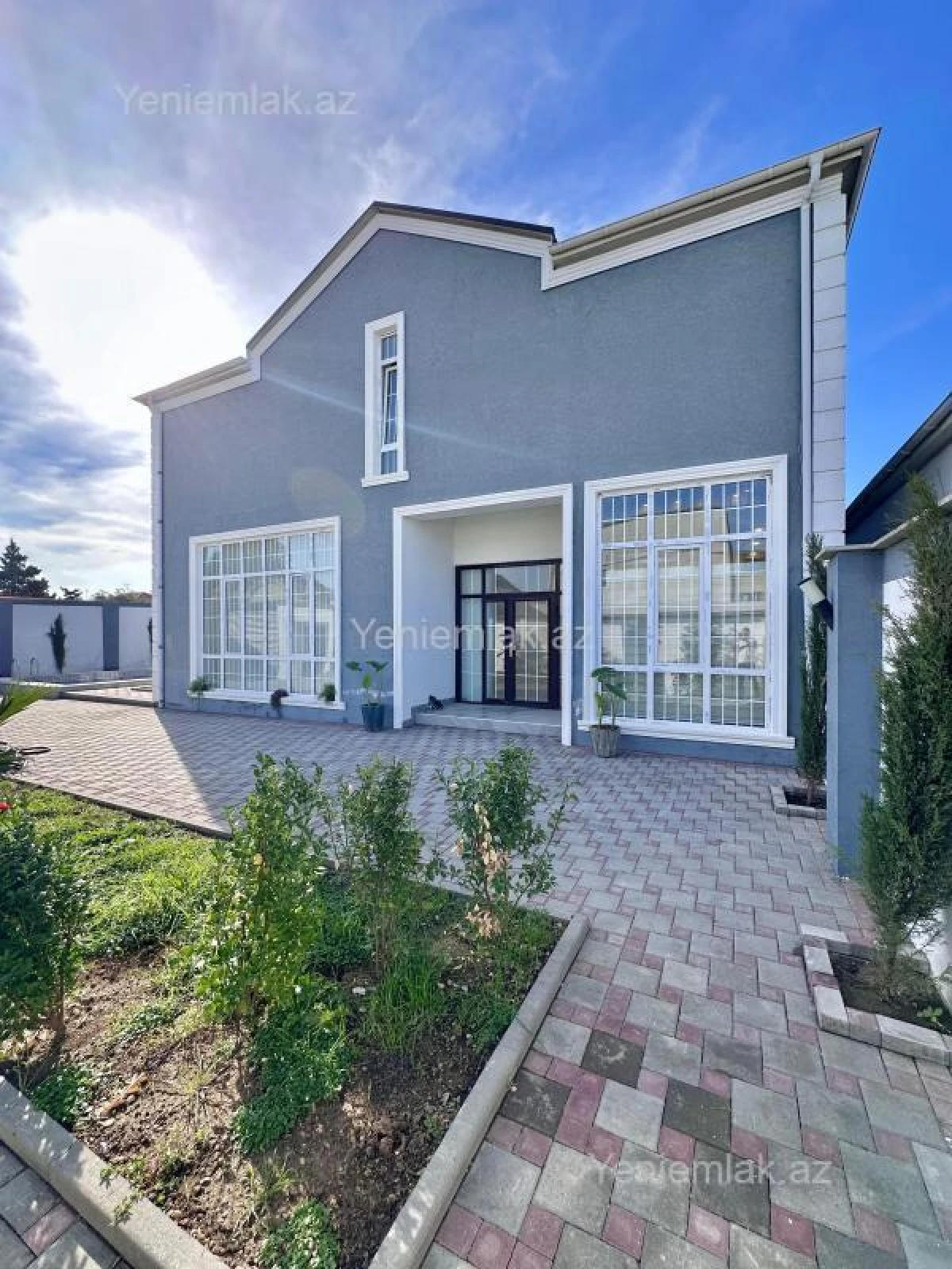 Satılır 6 otaqlı həyət evi 330 m²