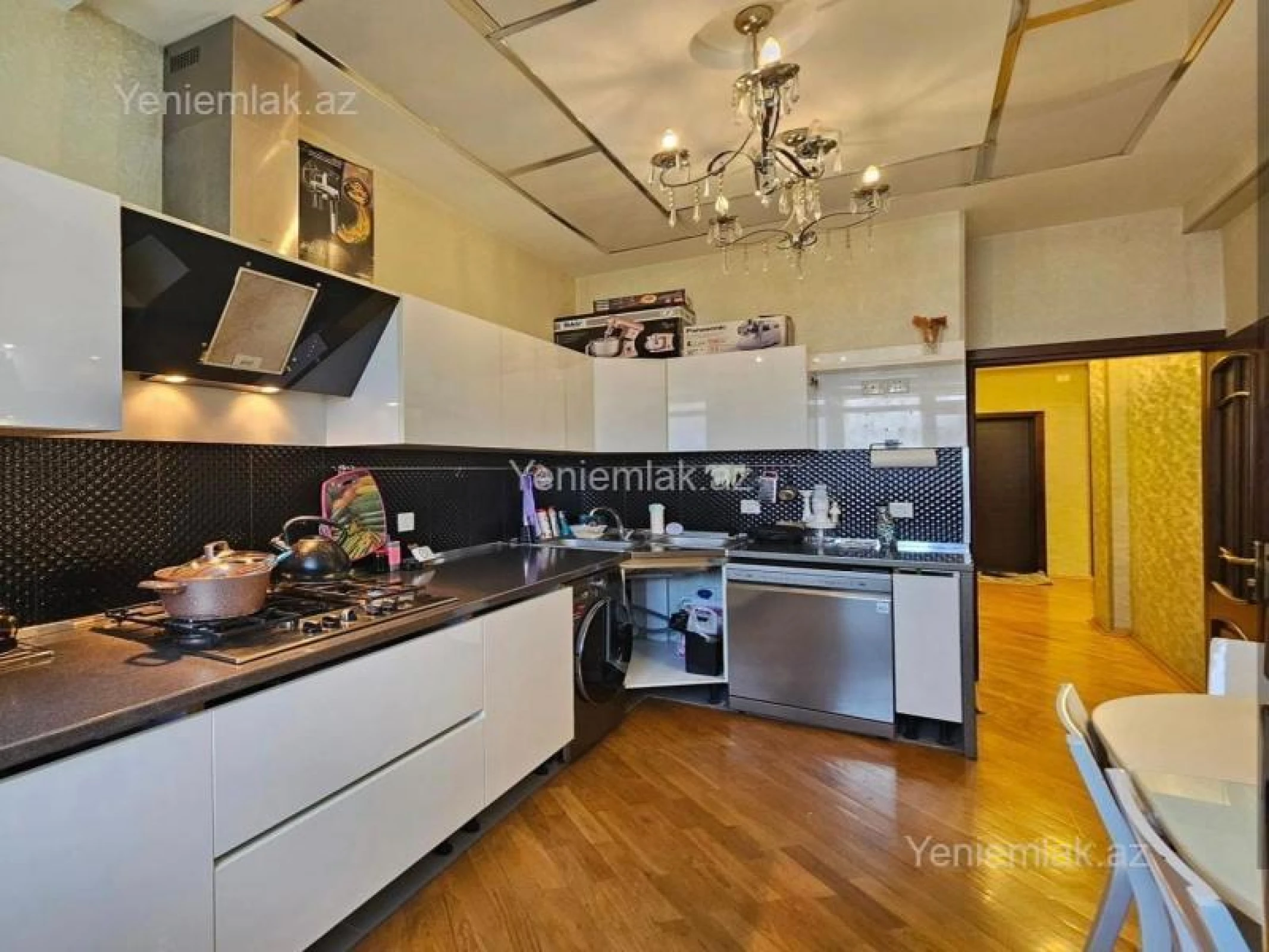 Satılır 2 otaqlı yeni tikili 94 m²