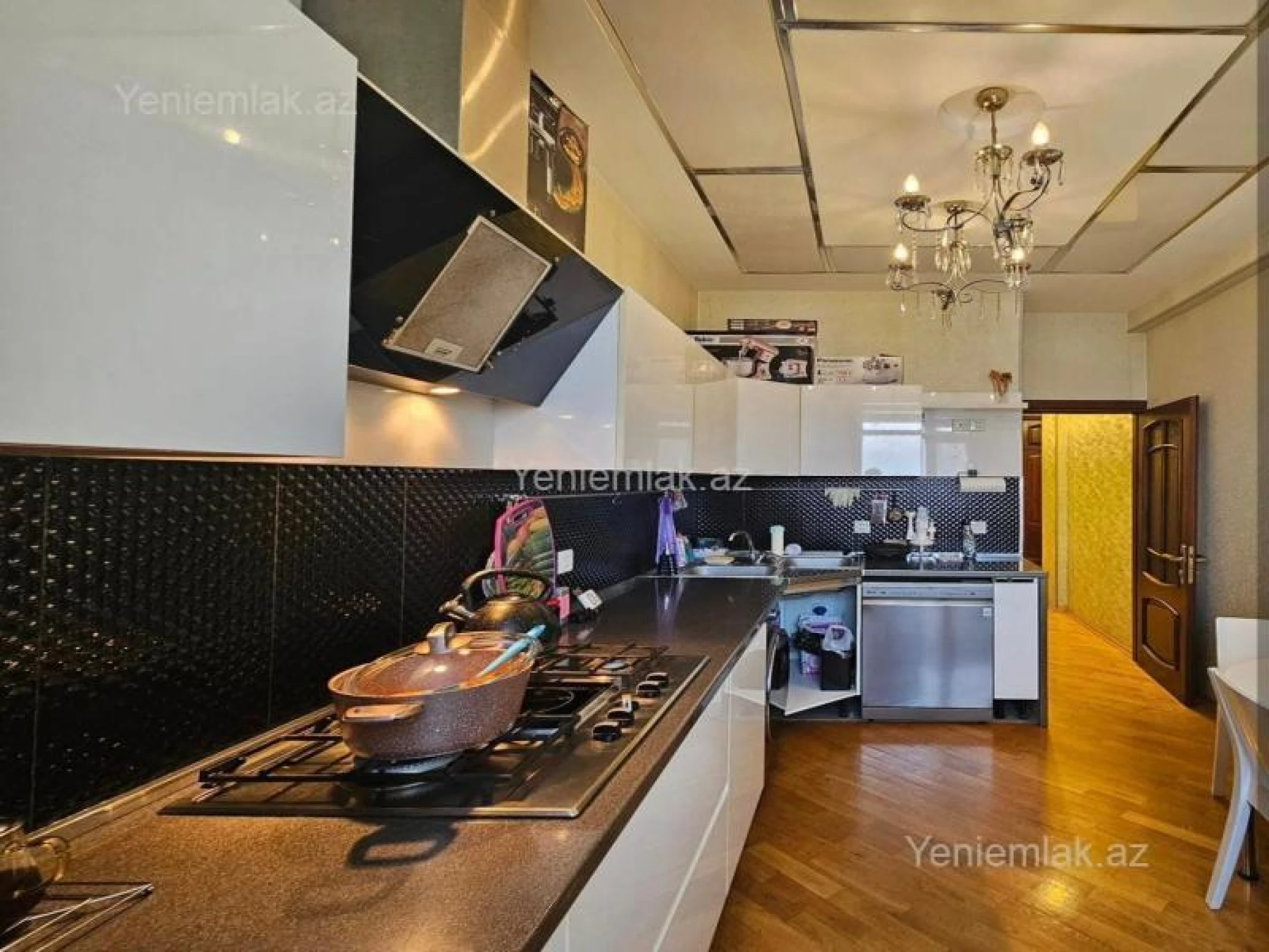 Satılır 2 otaqlı yeni tikili 94 m²