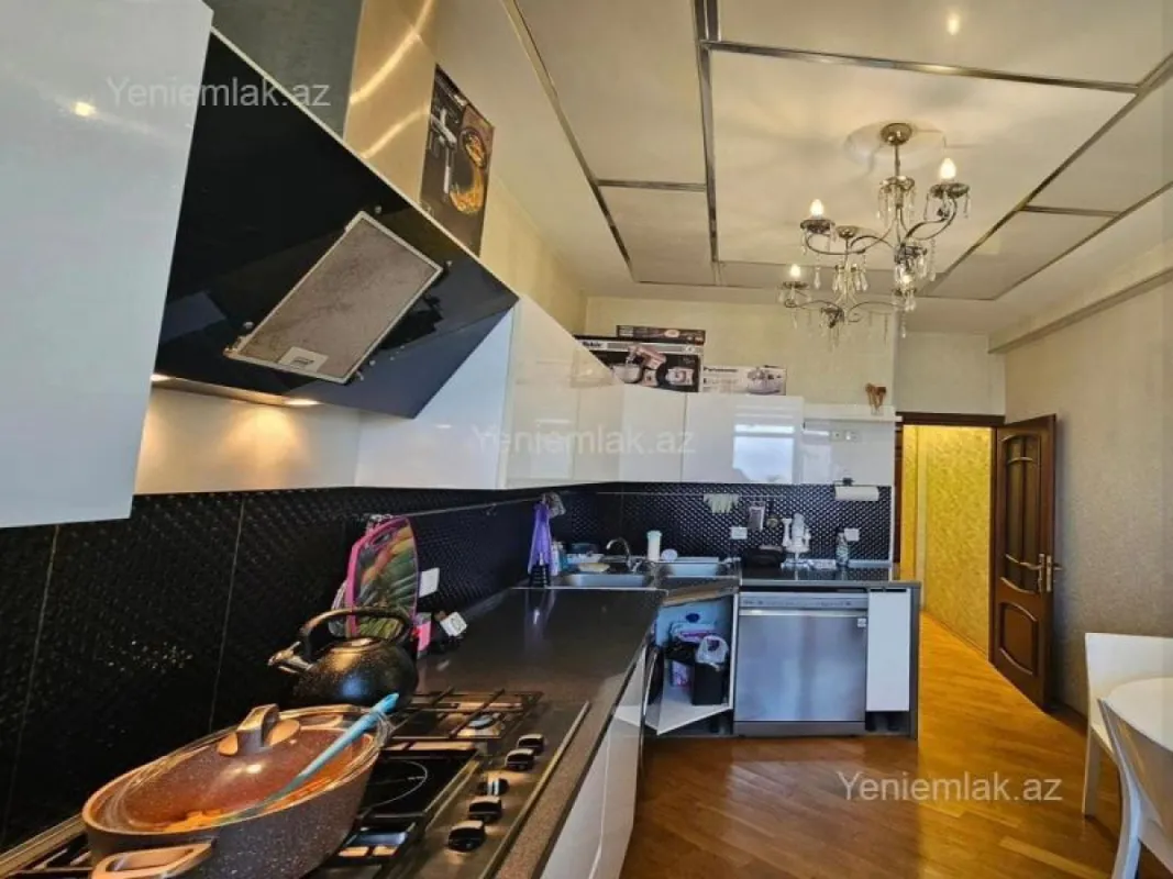 Satılır 2 otaqlı yeni tikili 94 m²