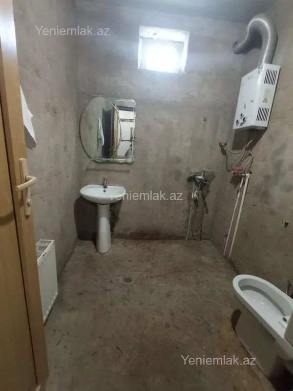 Satılır 4 otaqlı həyət evi 100 m²