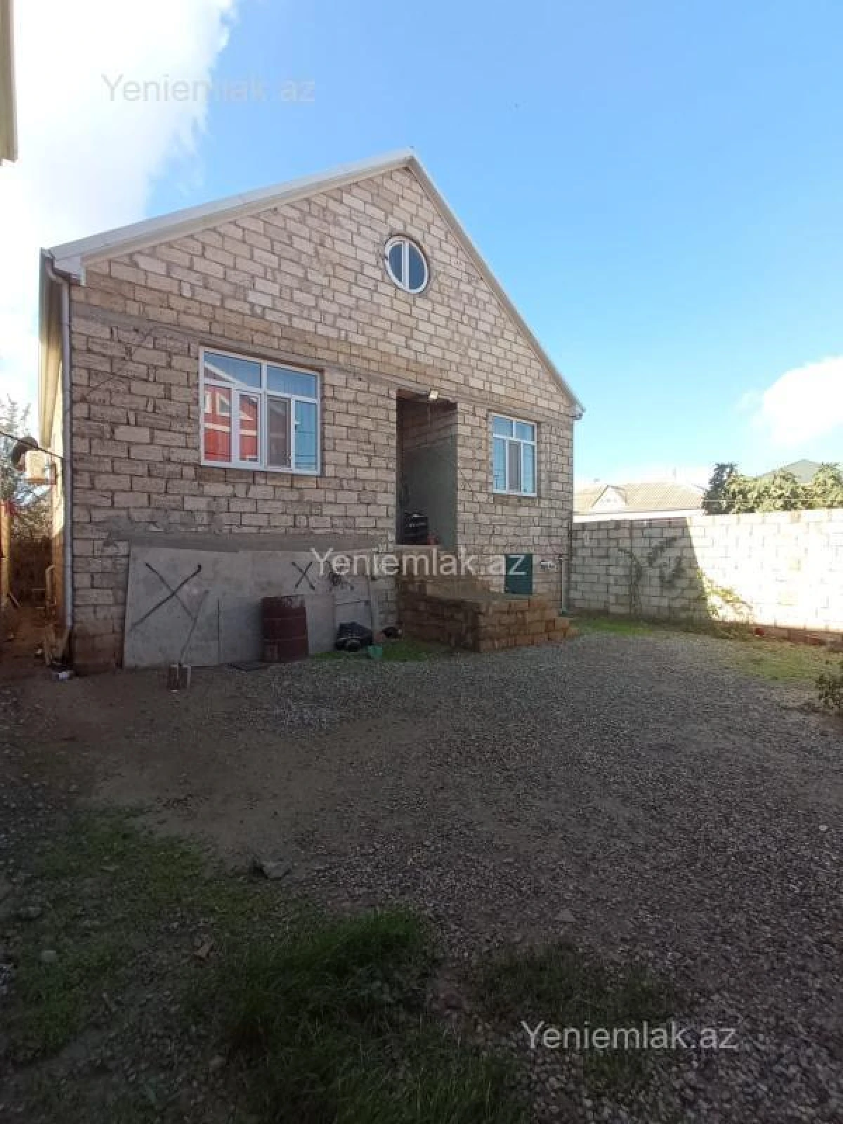Satılır 4 otaqlı həyət evi 100 m²