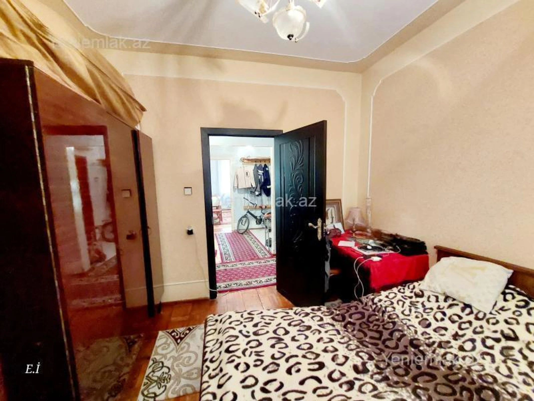 Satılır 3 otaqlı köhnə tikili 70 m²