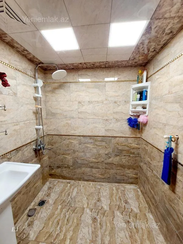 Satılır 3 otaqlı köhnə tikili 70 m²