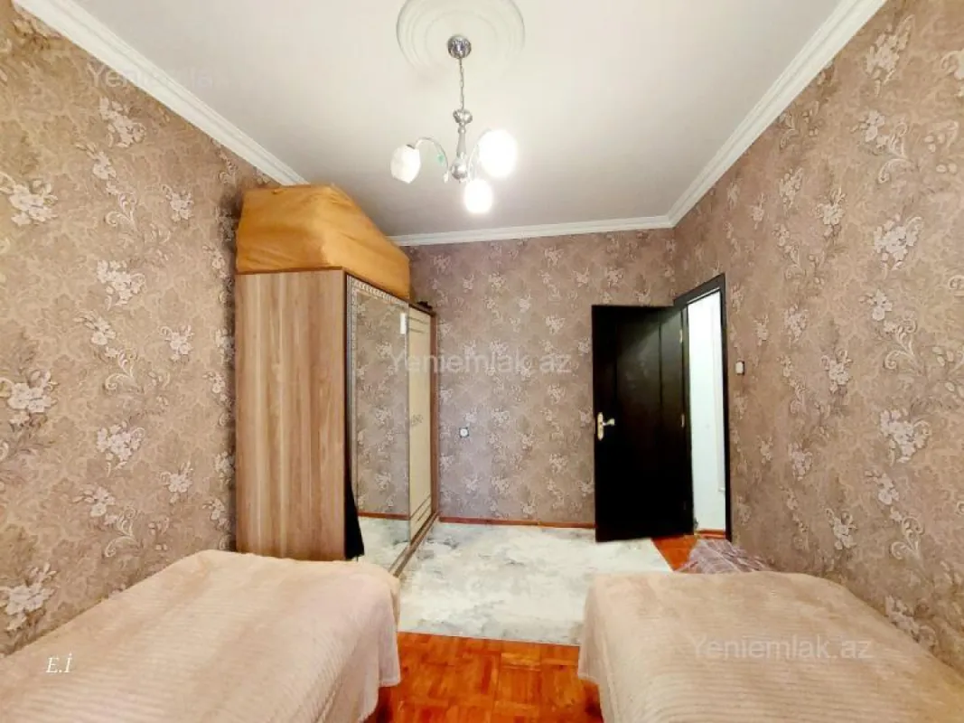 Satılır 3 otaqlı köhnə tikili 70 m²