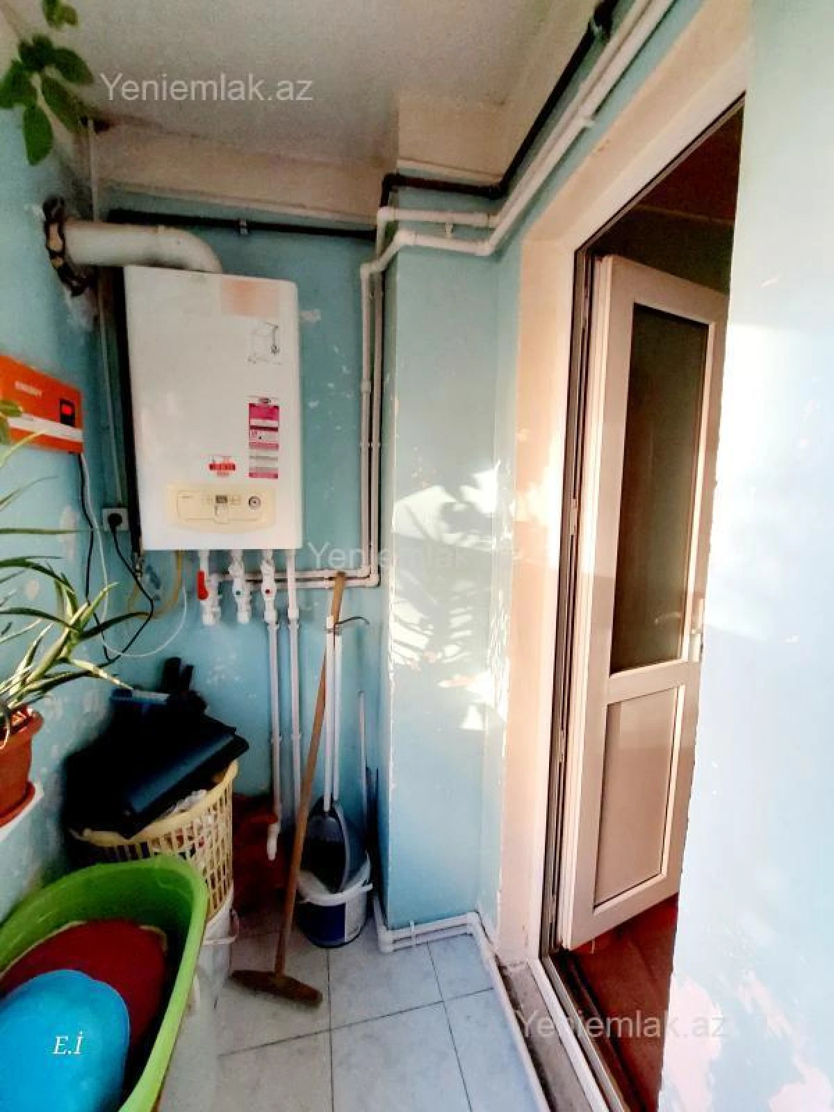 Satılır 3 otaqlı köhnə tikili 70 m²