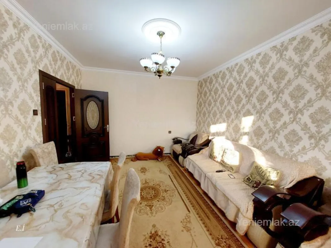 Satılır 3 otaqlı köhnə tikili 70 m²