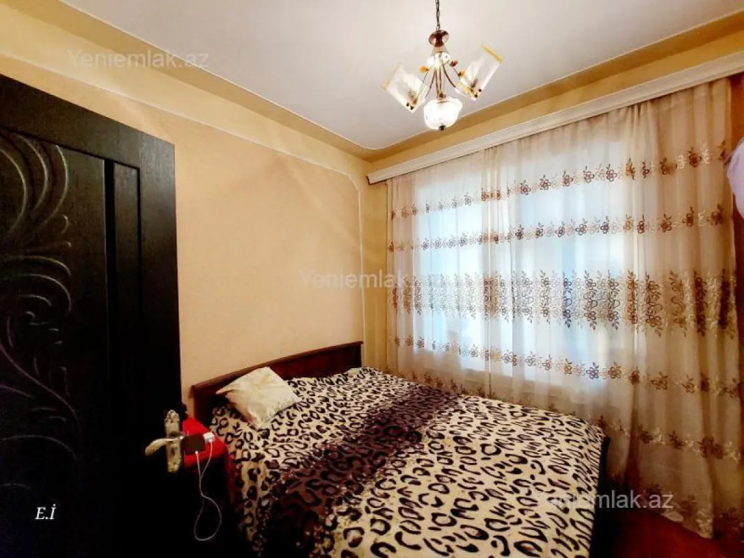 Satılır 3 otaqlı köhnə tikili 70 m²