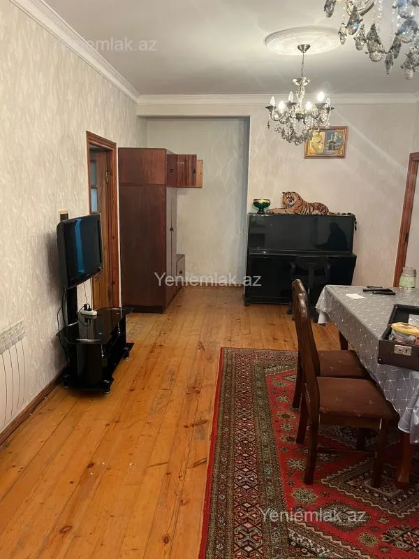 Satılır 6 otaqlı həyət evi 234 m²