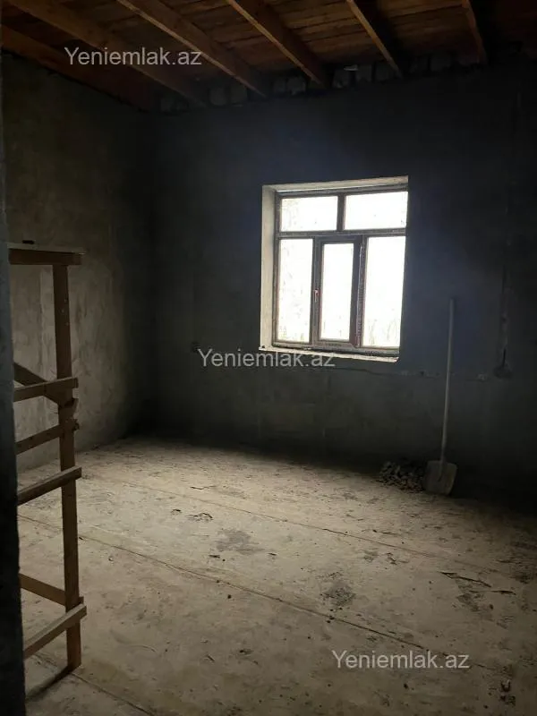 Satılır 6 otaqlı həyət evi 234 m²