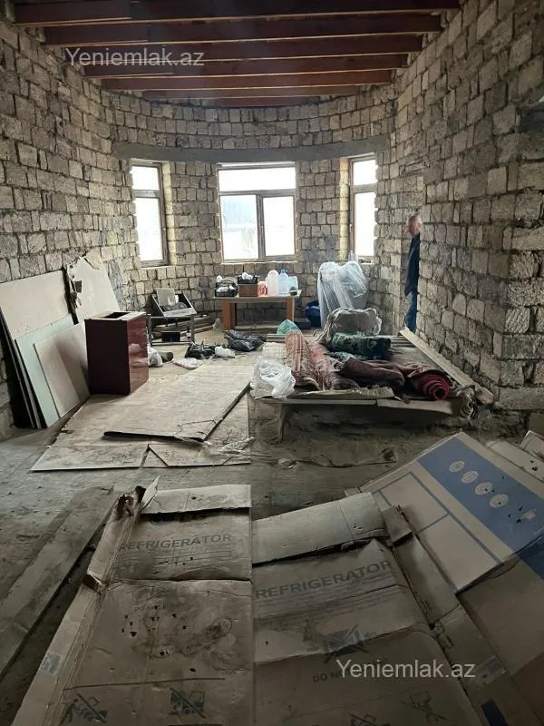 Satılır 6 otaqlı həyət evi 234 m²