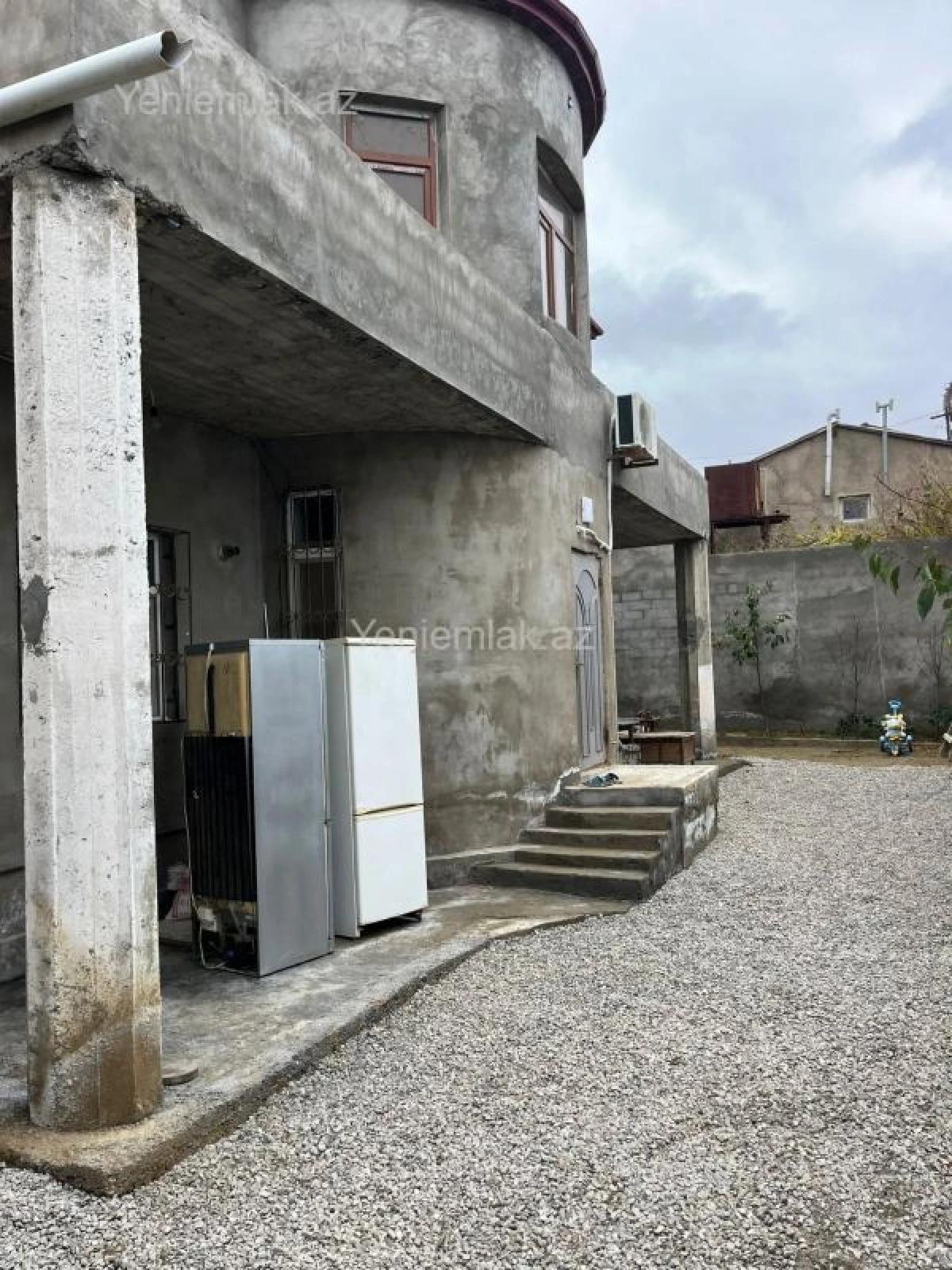 Satılır 6 otaqlı həyət evi 234 m²