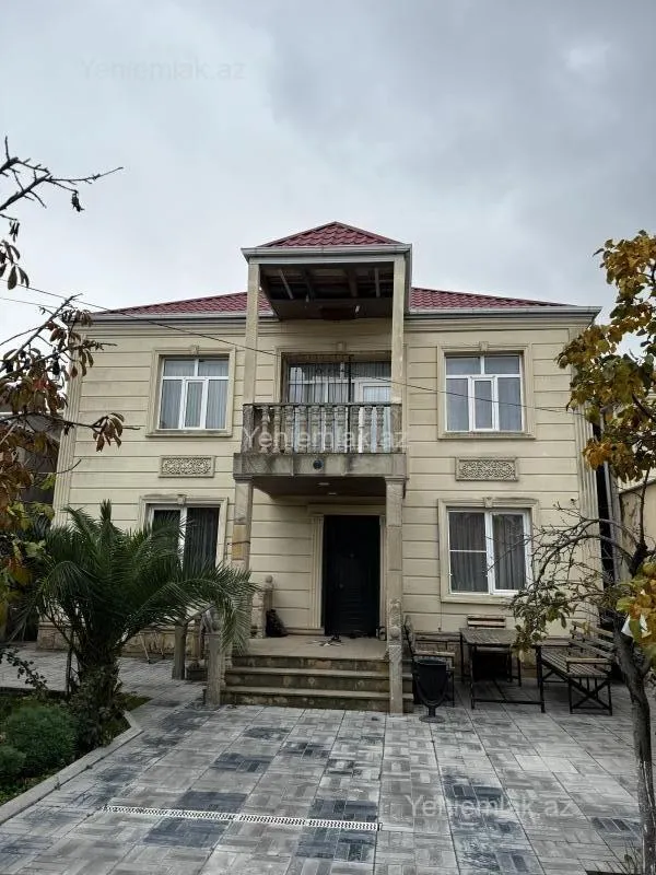 Satılır 7 otaqlı həyət evi 200 m²