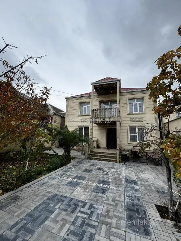 Satılır 7 otaqlı həyət evi 200 m²