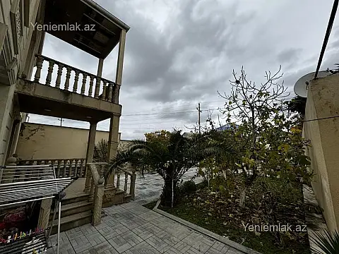 Satılır 7 otaqlı həyət evi 200 m²