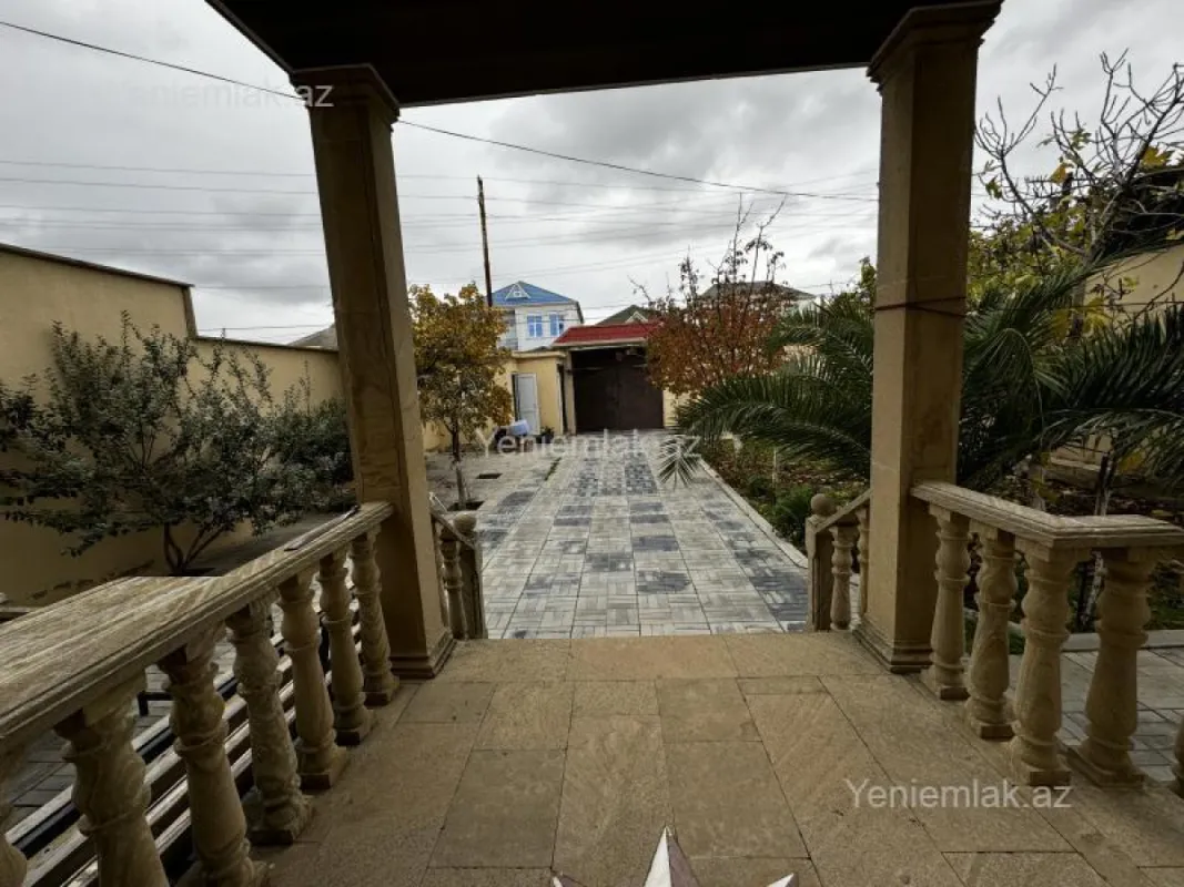 Satılır 7 otaqlı həyət evi 200 m²